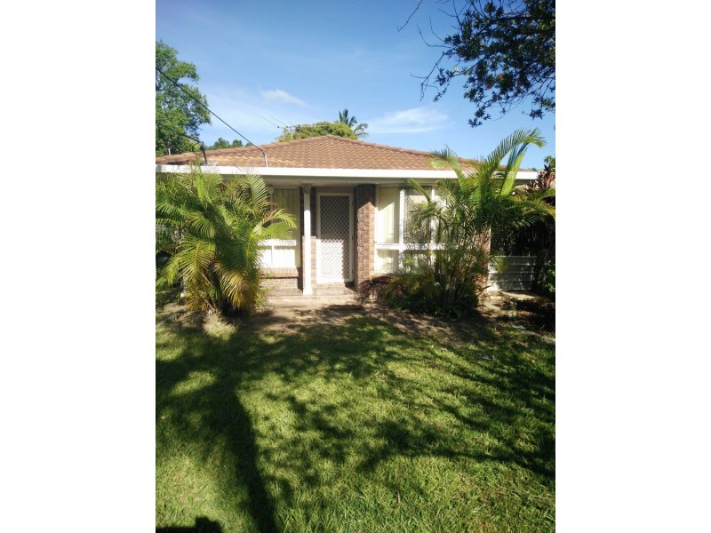 42 Sportsground street, Redcliffe QLD 4020