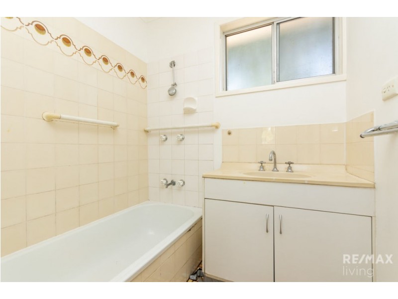 49 James Road, Beachmere QLD 4510