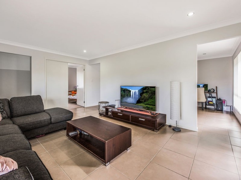 35 Champion Circuit, Narangba QLD 4504