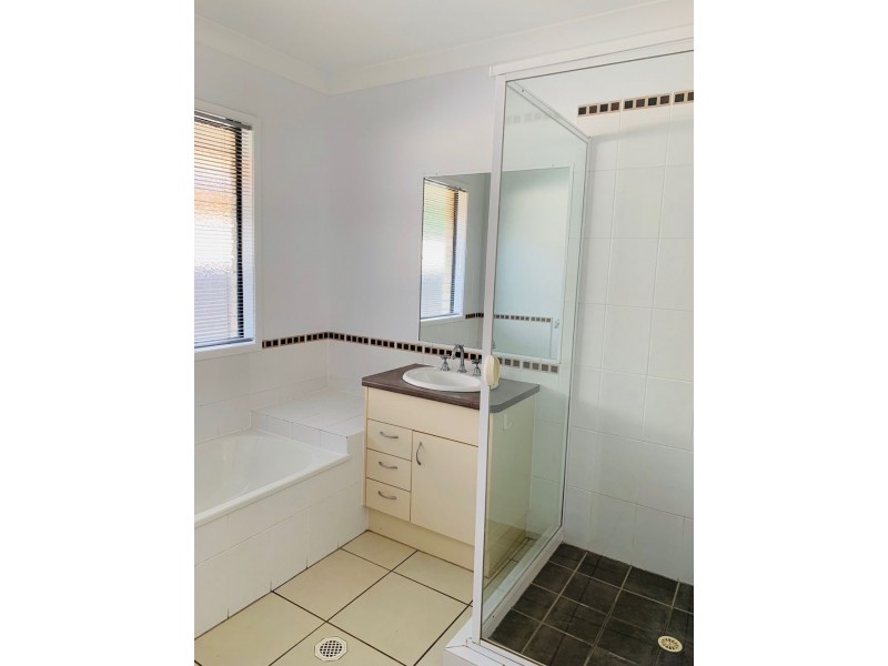 34 Whitifield Crescent, North Lakes QLD 4509