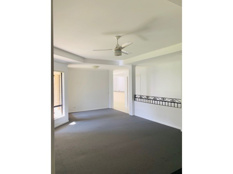 34 Whitifield Crescent, North Lakes QLD 4509