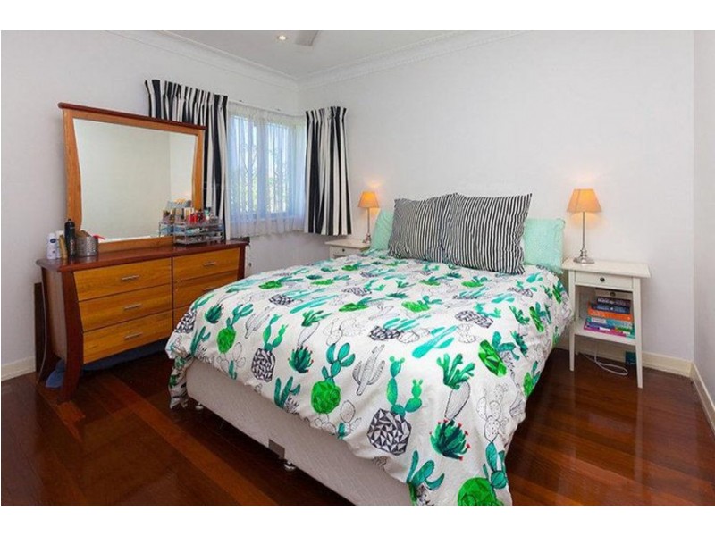 18 Vaughan St, Mount Gravatt QLD 4122