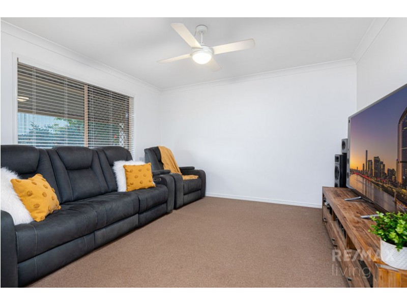 11 Crestridge Crescent, Morayfield QLD 4506