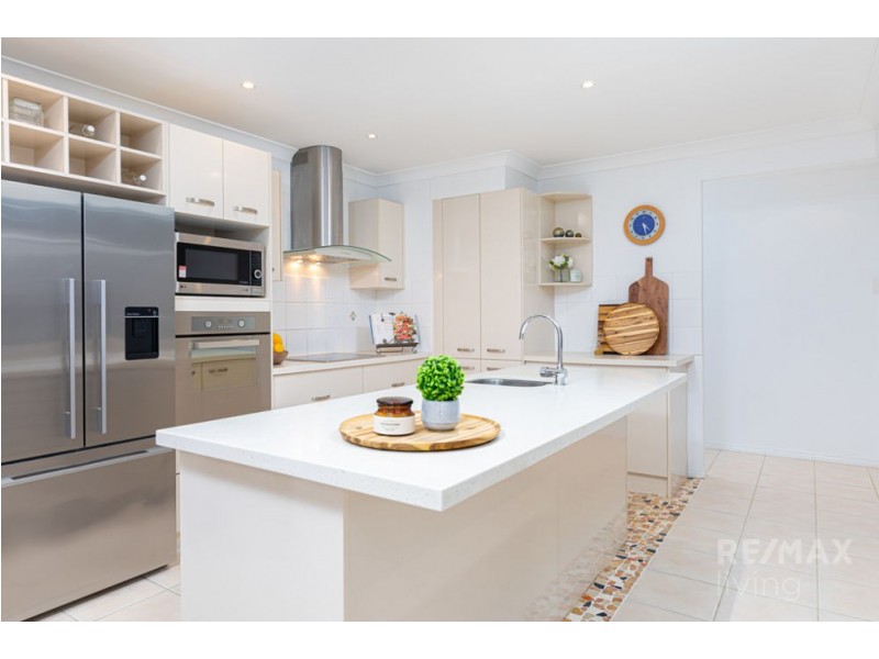 11 Crestridge Crescent, Morayfield QLD 4506