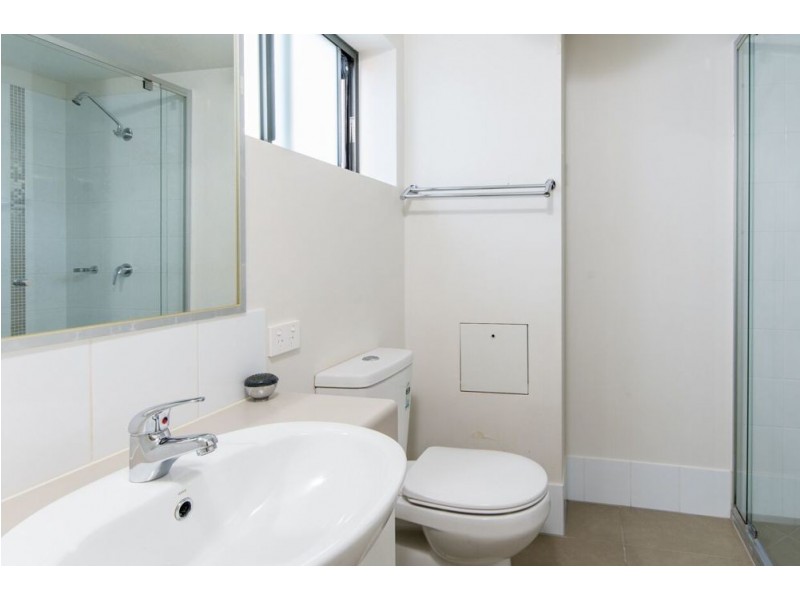2/78 Lower King Street, Caboolture QLD 4510