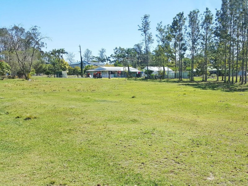 323 Petersen Road, Morayfield QLD 4506
