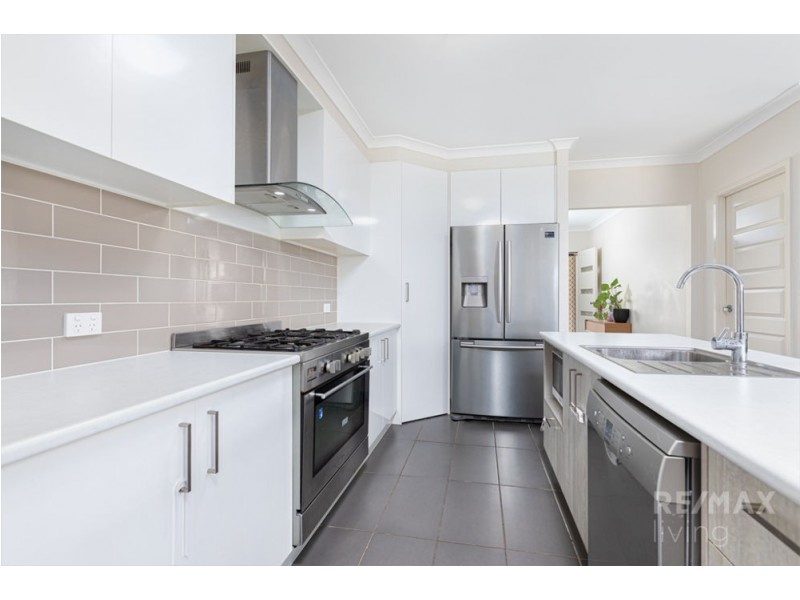 8 Dreyfus Place, Burpengary QLD 4505