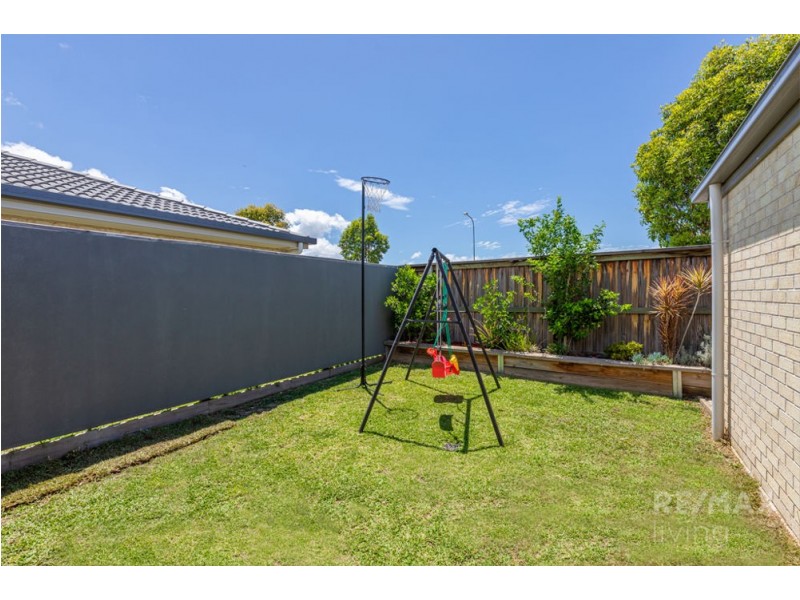 8 Dreyfus Place, Burpengary QLD 4505