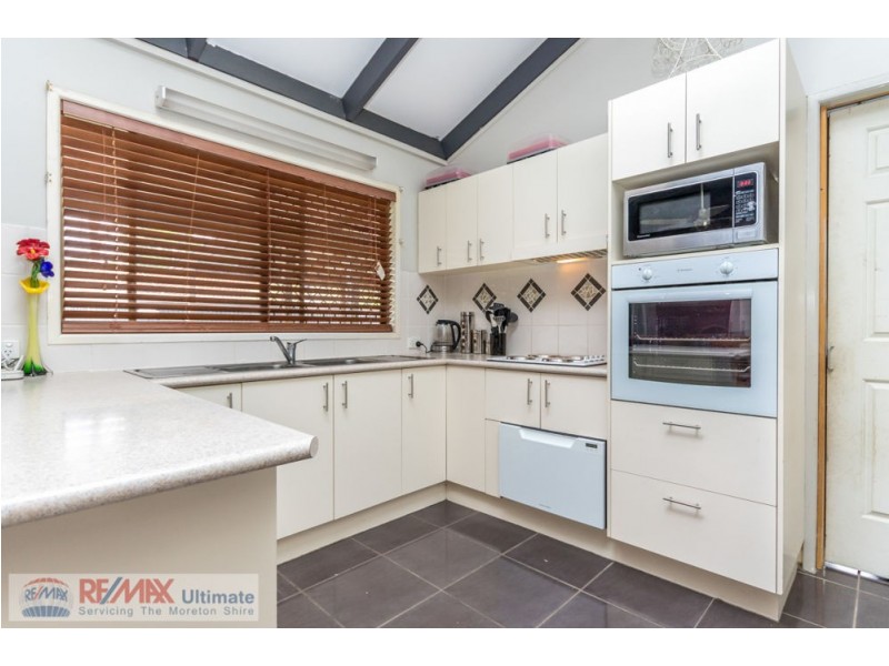 9 Elgata Street, Petrie QLD 4502