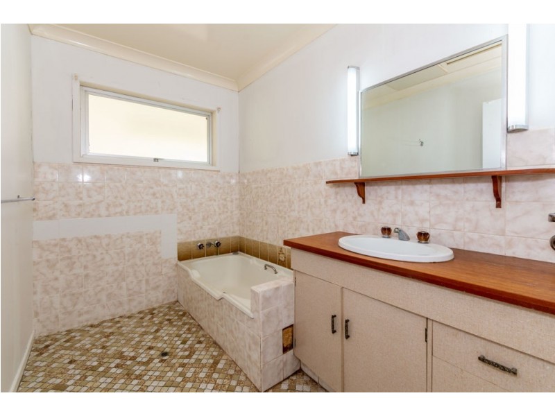 97 Anderson Rd, Morayfield QLD 4506