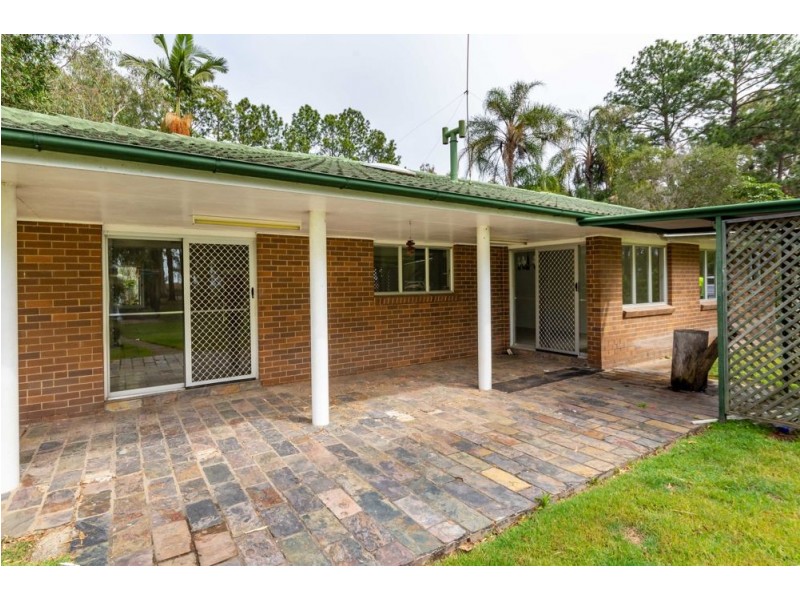 97 Anderson Rd, Morayfield QLD 4506