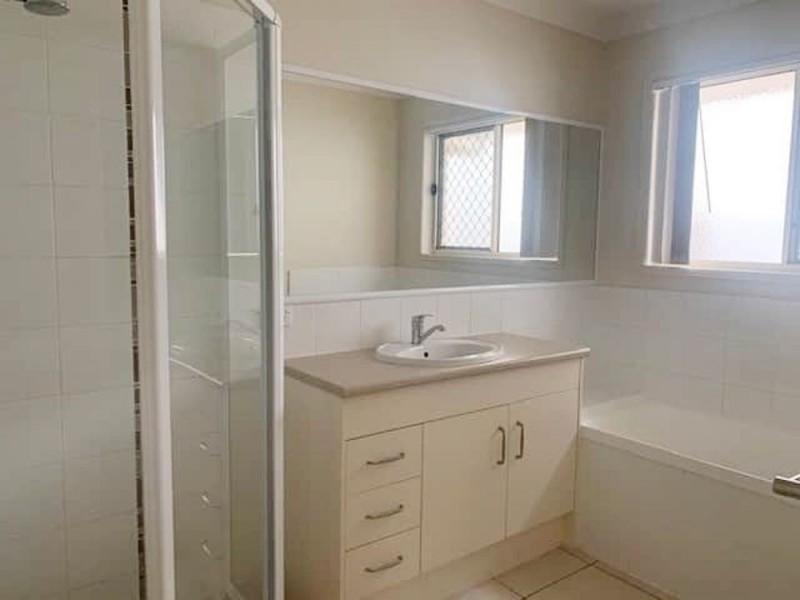 7 Chase Crescent, North Lakes QLD 4509