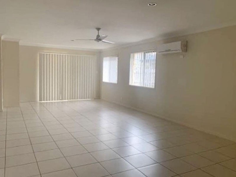 7 Chase Crescent, North Lakes QLD 4509