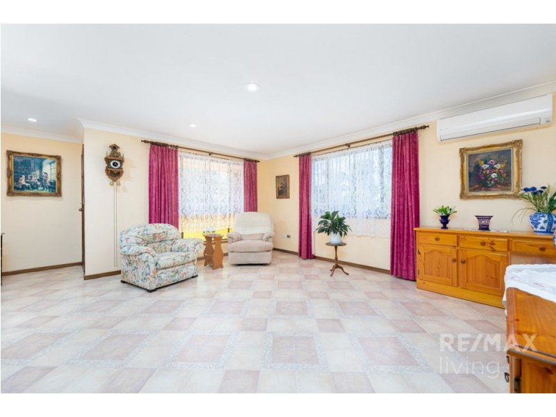 24 Norfolk Esplanade, Caboolture South QLD 4510