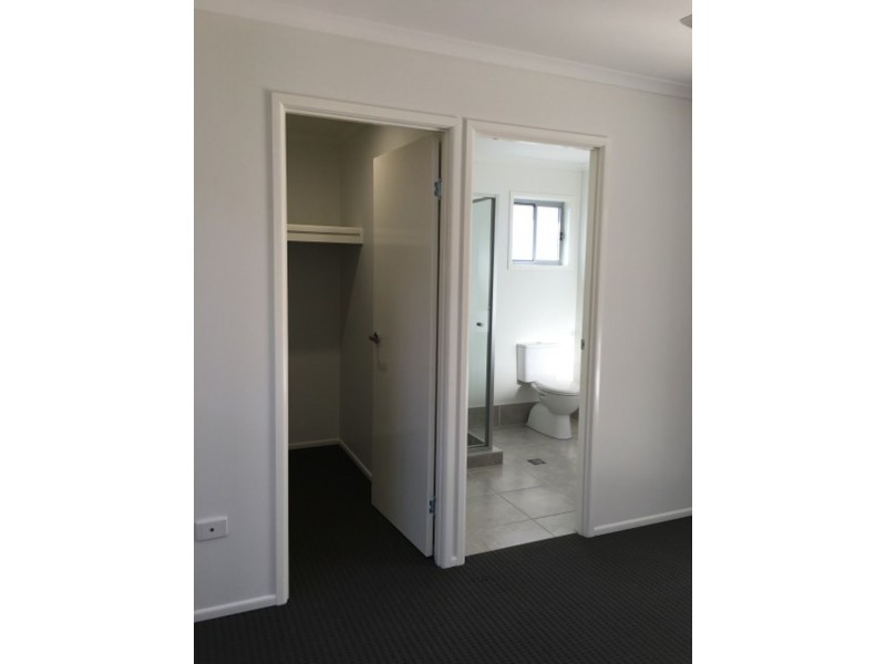 13 Grainger Cct, Burpengary QLD 4505