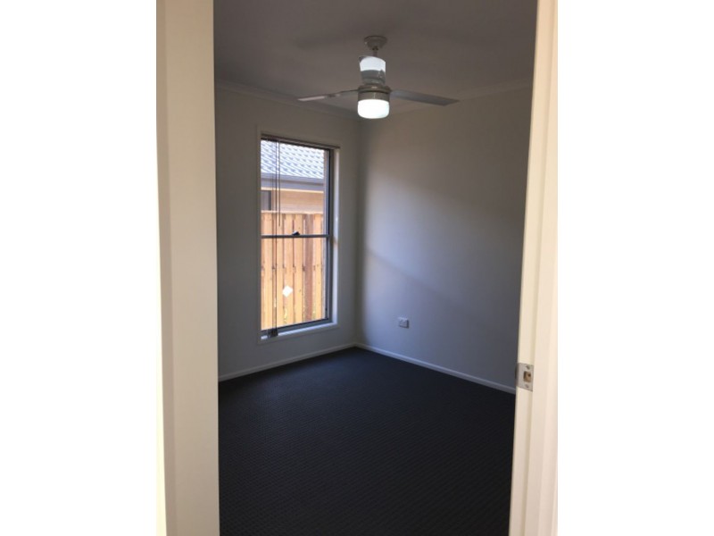 13 Grainger Cct, Burpengary QLD 4505