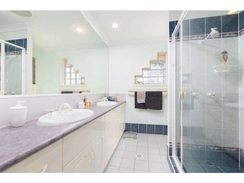 5 Ritchie Court, Petrie QLD 4502