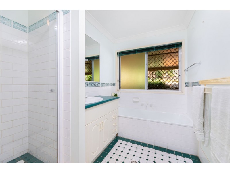 5 Ritchie Court, Petrie QLD 4502