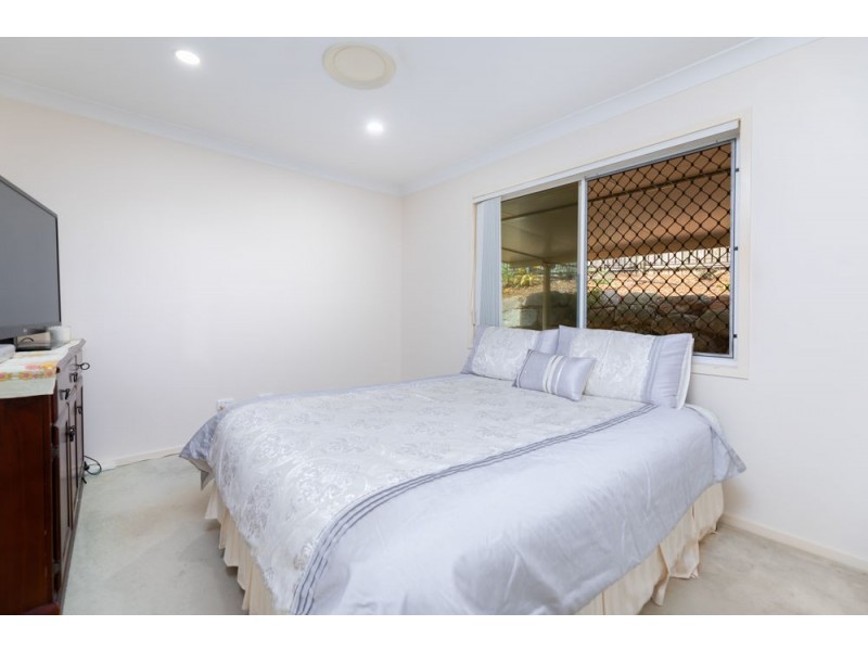 5 Ritchie Court, Petrie QLD 4502