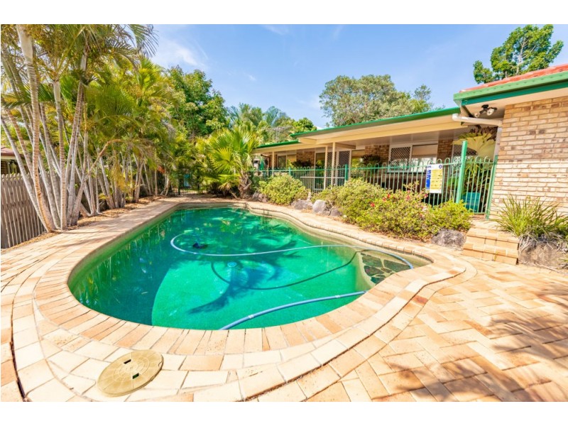 5 Ritchie Court, Petrie QLD 4502