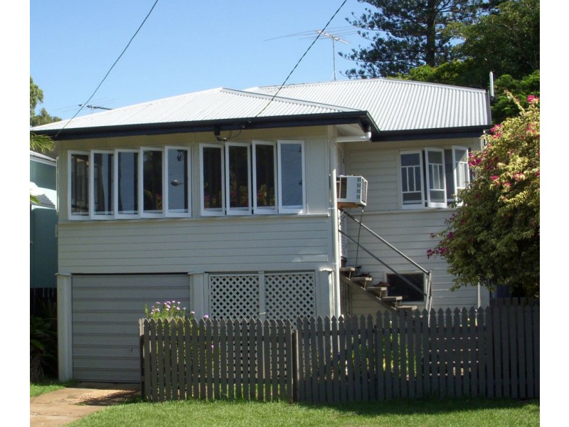 11 Adams Street, Scarborough QLD 4020