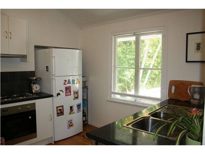 11 Adams Street, Scarborough QLD 4020