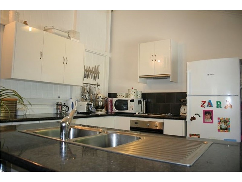 11 Adams Street, Scarborough QLD 4020