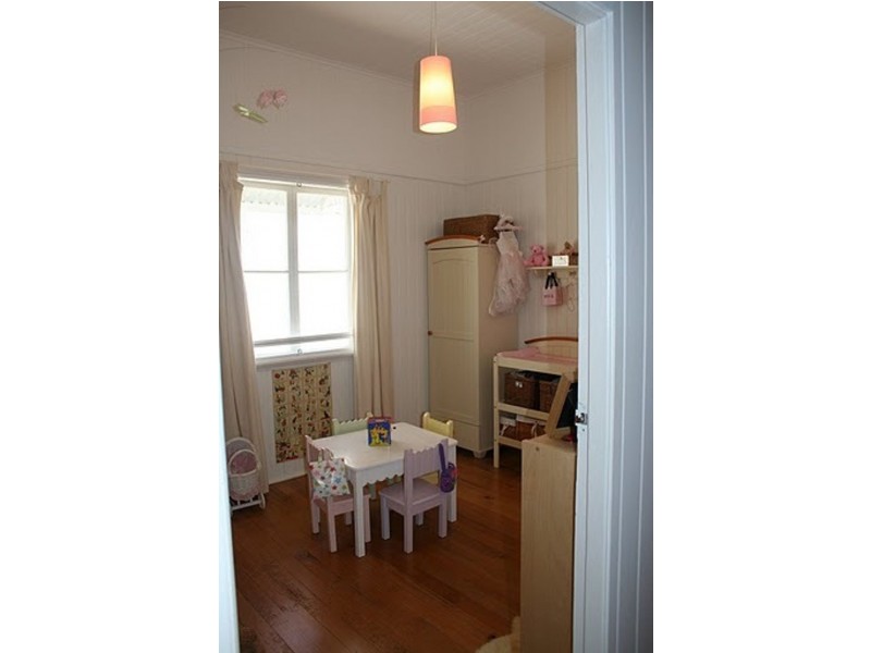 11 Adams Street, Scarborough QLD 4020