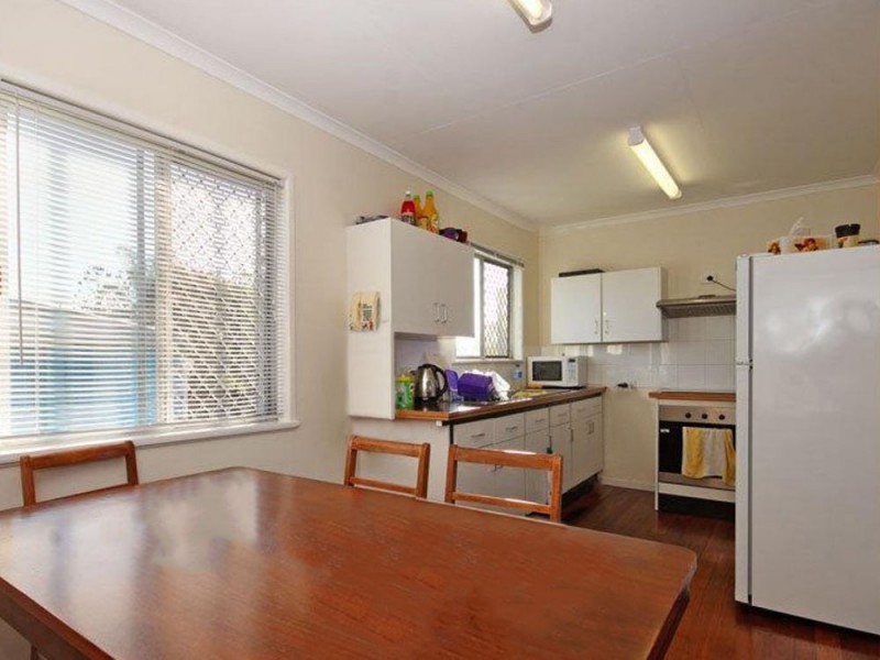 16 Shell Street, Caboolture QLD 4510