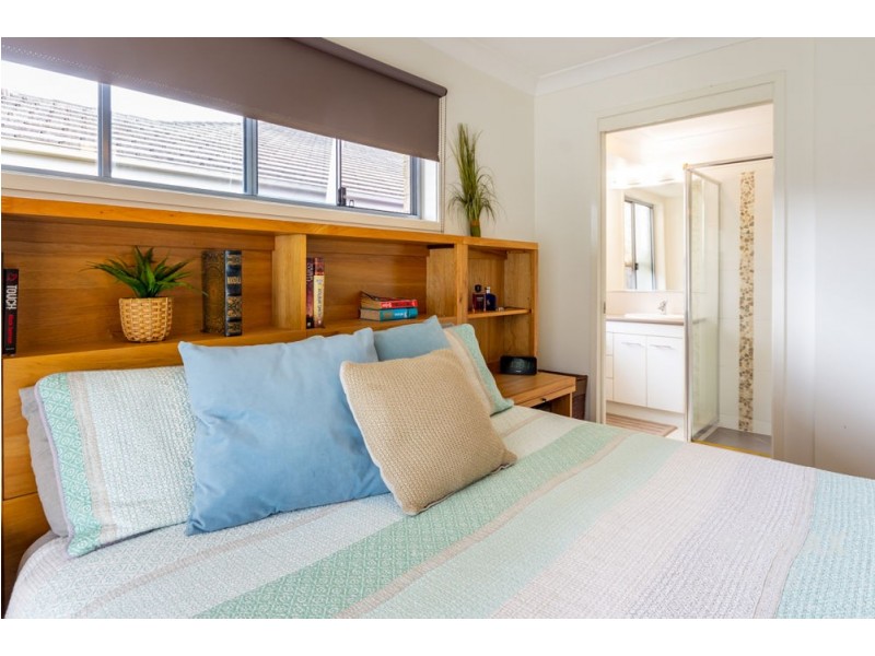 13 Adam Street, Beachmere QLD 4510