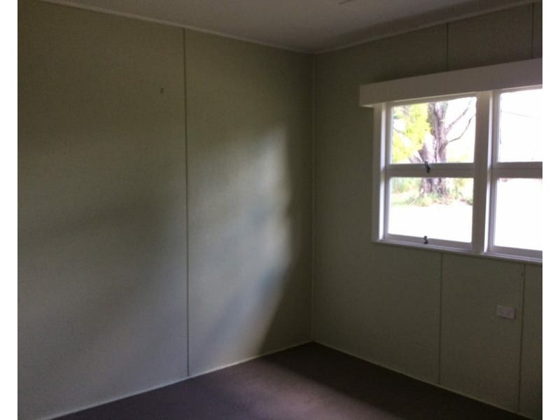 19 Kerr Street, Kilcoy QLD 4515