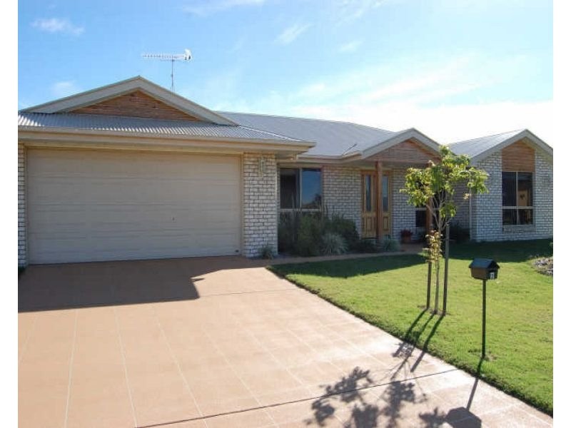 2 Miriam Court, Kilcoy QLD 4515