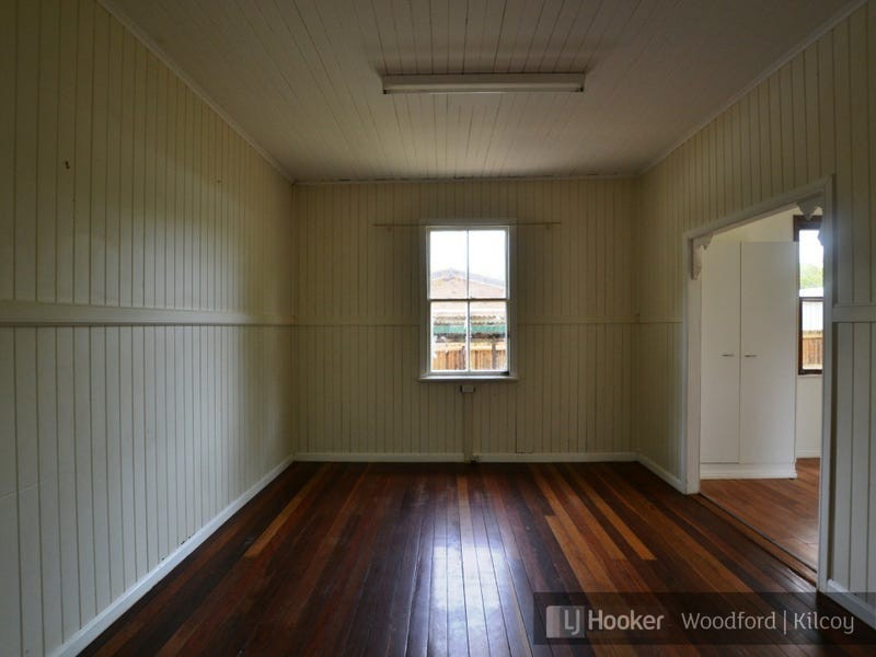 6 Coronation Avenue, Woodford QLD 4514