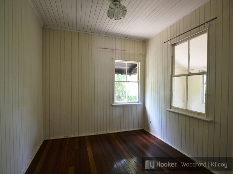 6 Coronation Avenue, Woodford QLD 4514