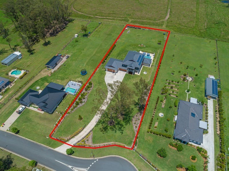 19 Cochran Street, Woodford QLD 4514