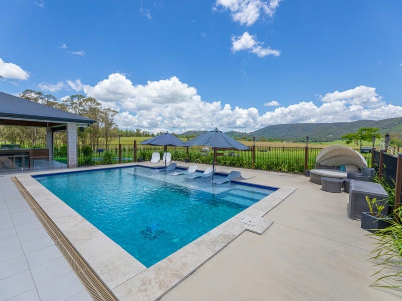 19 Cochran Street, Woodford QLD 4514