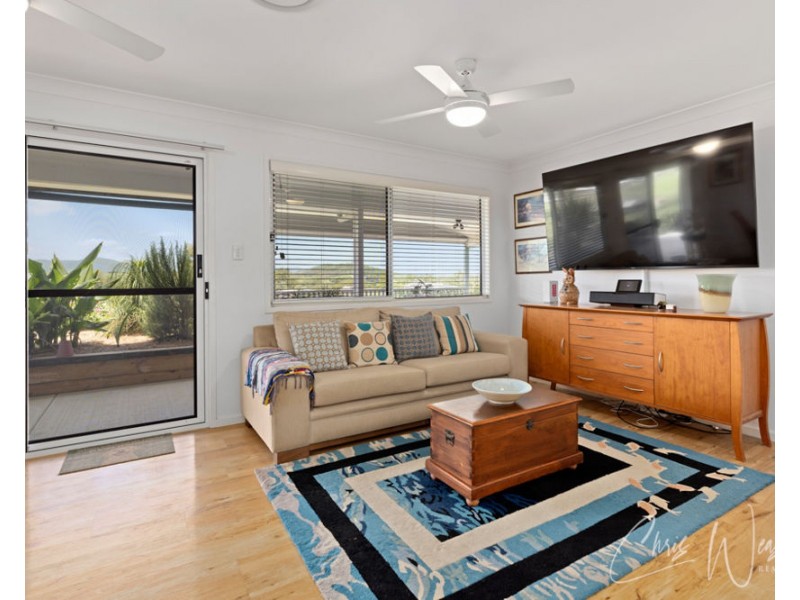 15 PINE TREE DRIVE, Winya QLD 4515
