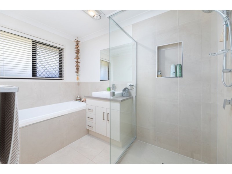 99-101 Sippel Drive, Woodford QLD 4514