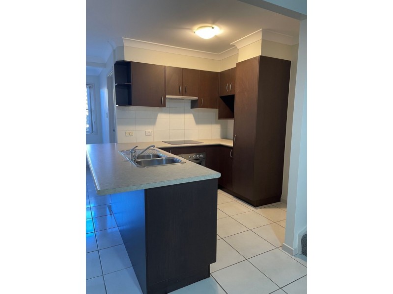 12/2 Station Road, Burpengary QLD 4505