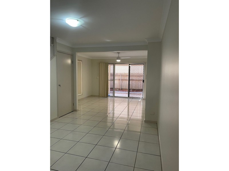 12/2 Station Road, Burpengary QLD 4505