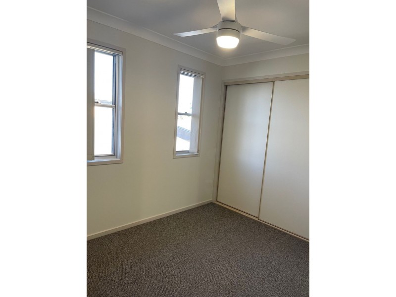 12/2 Station Road, Burpengary QLD 4505