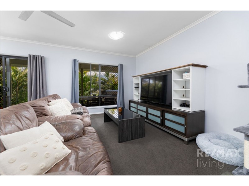 2 Scotts Lane, Woodford QLD 4514