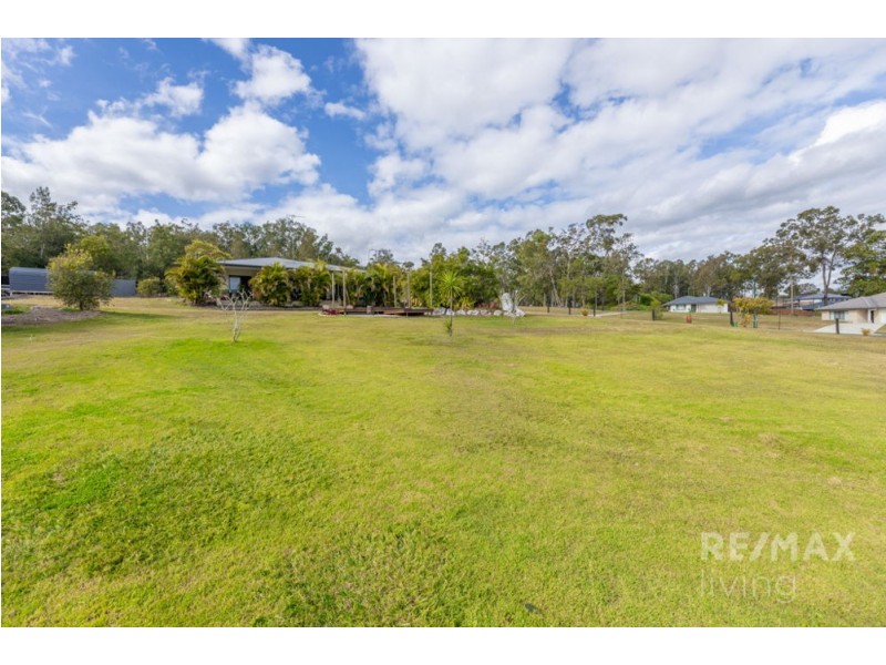 2 Scotts Lane, Woodford QLD 4514