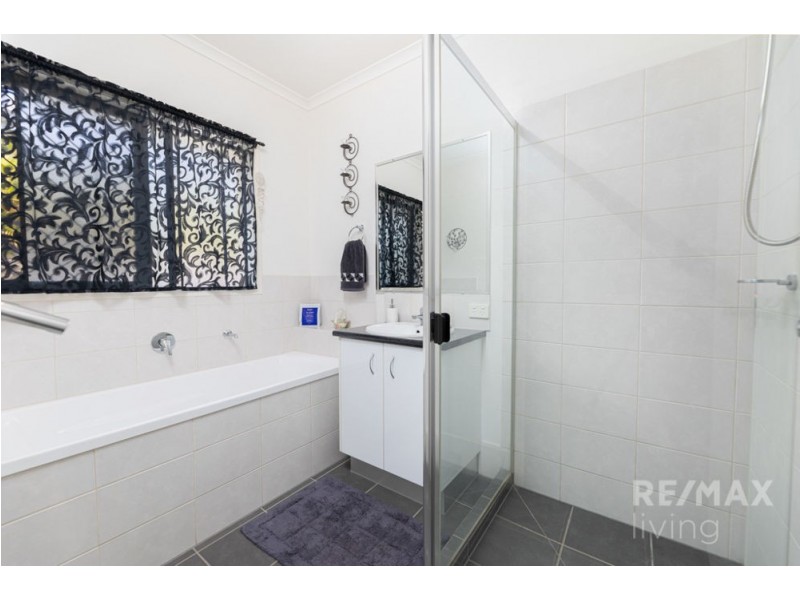 2 Scotts Lane, Woodford QLD 4514