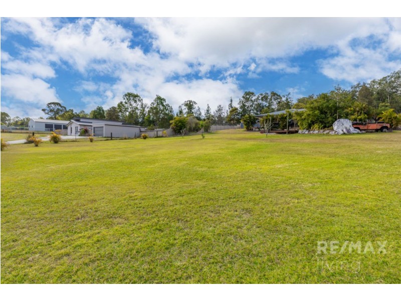 2 Scotts Lane, Woodford QLD 4514