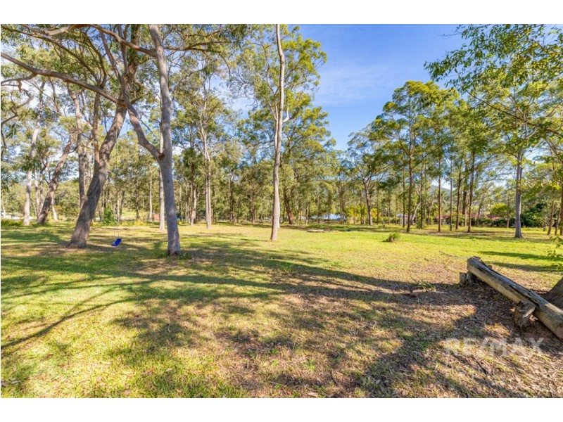 31-33 Haldane Street, Woodford QLD 4514