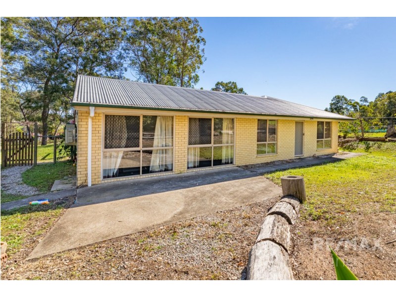 31-33 Haldane Street, Woodford QLD 4514