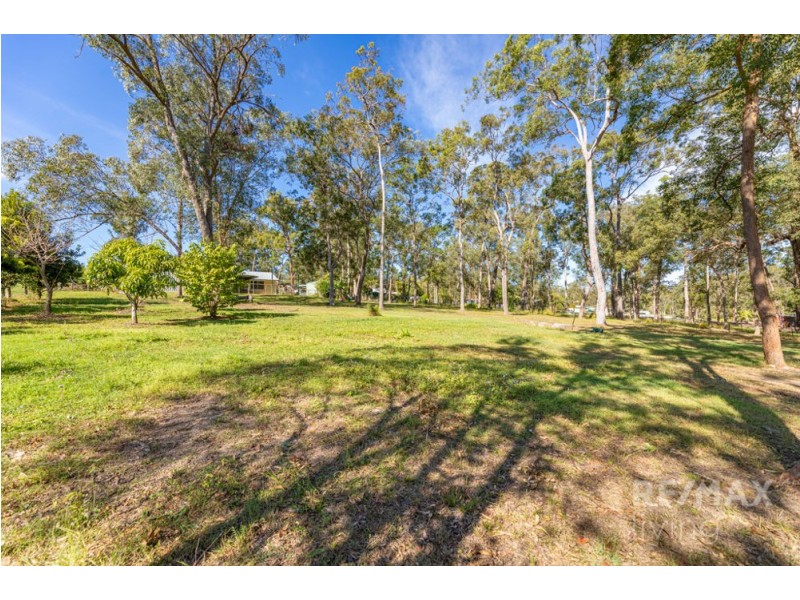 31-33 Haldane Street, Woodford QLD 4514