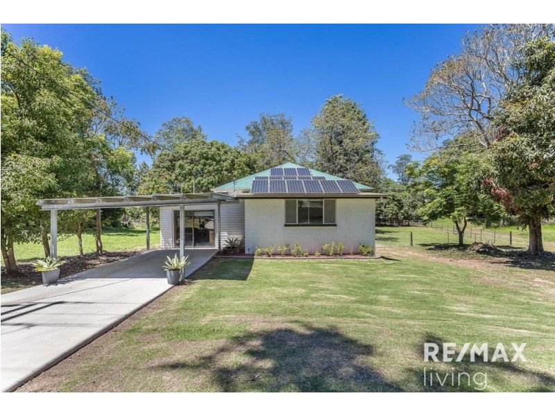 12 Anzac Ave, Beerburrum QLD 4517