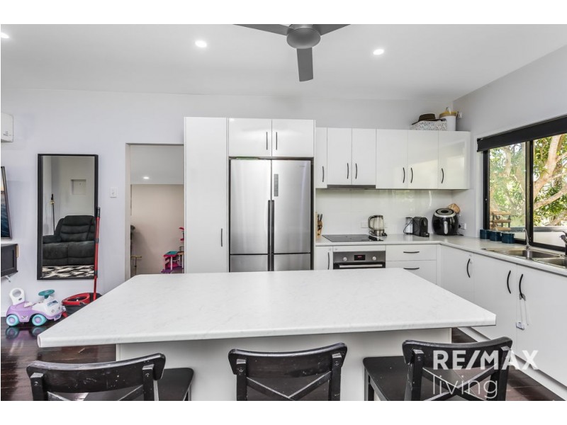 12 Anzac Ave, Beerburrum QLD 4517